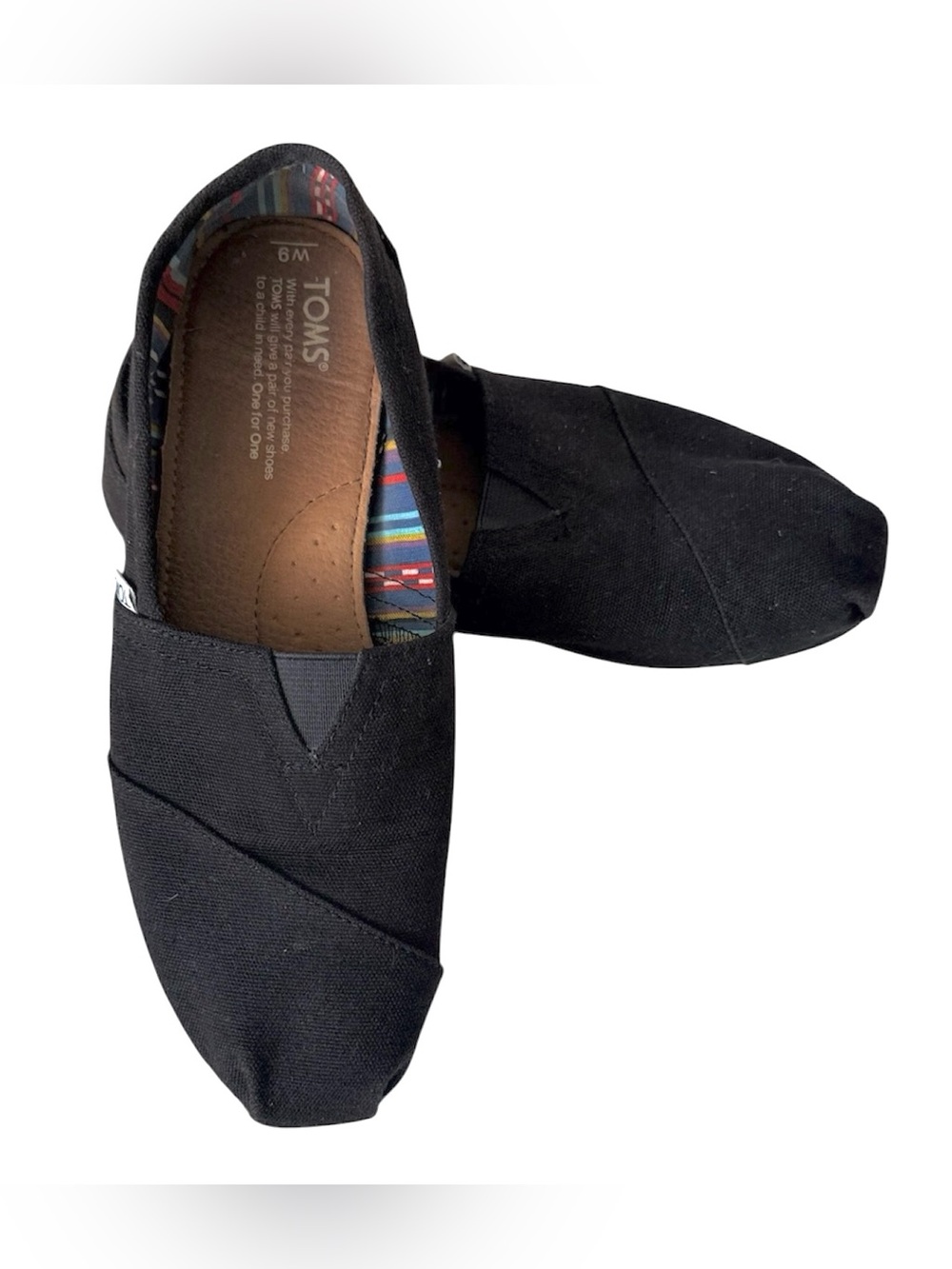 TOMS women's Black Slip-On Canvas Loafers size 9